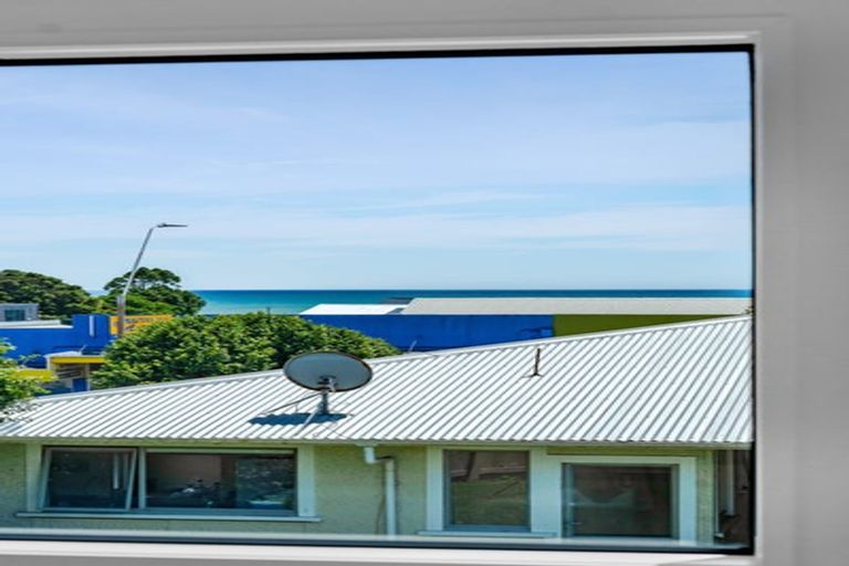 Photo of property in 5b Strandon Place, Strandon, New Plymouth, 4312