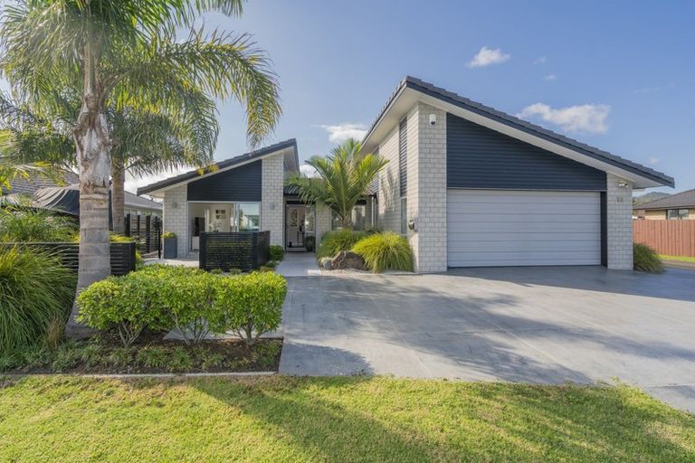 Photo of property in 10 Waitotara Way, Whitianga, 3510