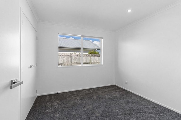 Photo of property in 10 Wentworth Lane, Waiwhakaiho, New Plymouth, 4312