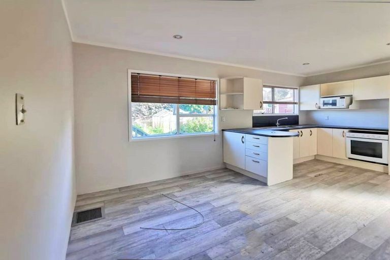 Photo of property in 59 Priestley Drive, Bucklands Beach, Auckland, 2014