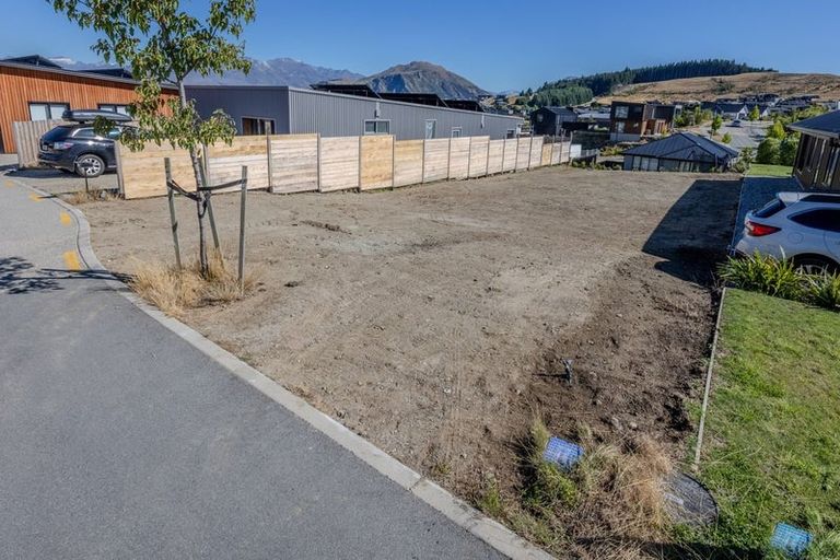Photo of property in 8 Dow Close, Wanaka, 9305