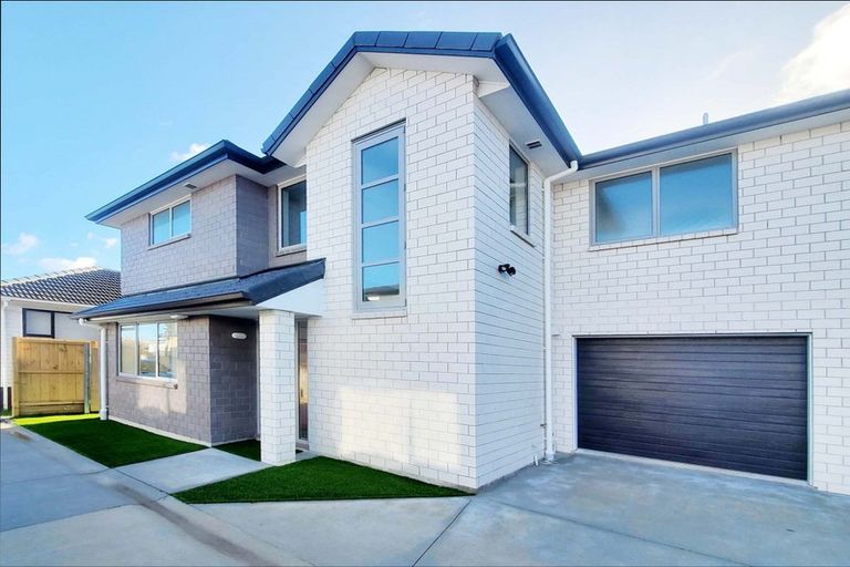 Photo of property in 13c Oxford Road, Manurewa, Auckland, 2102