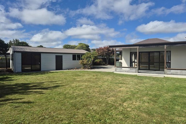Photo of property in 11 Merton Place, Bryndwr, Christchurch, 8053