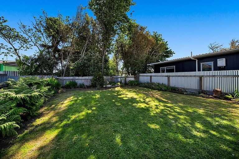 Photo of property in 45 Union Street, Hawera, 4610