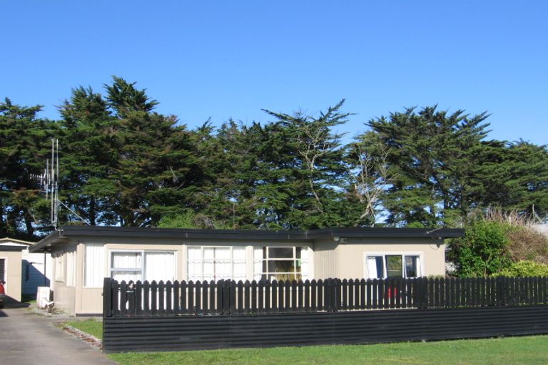 Photo of property in 4 Norton Street, Foxton Beach, Foxton, 4815
