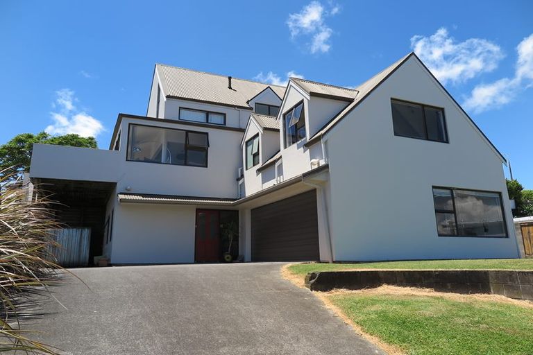 Photo of property in 27 York Crescent, Westown, New Plymouth, 4310