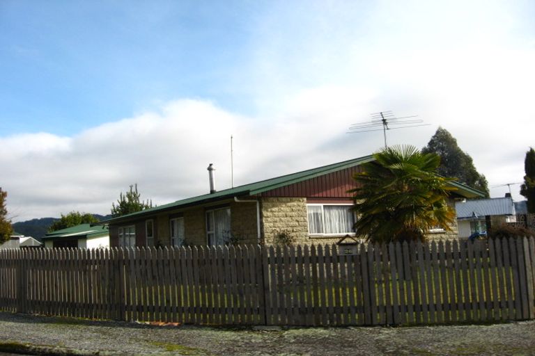 Photo of property in 24 Plaskett Street, Reefton, 7830