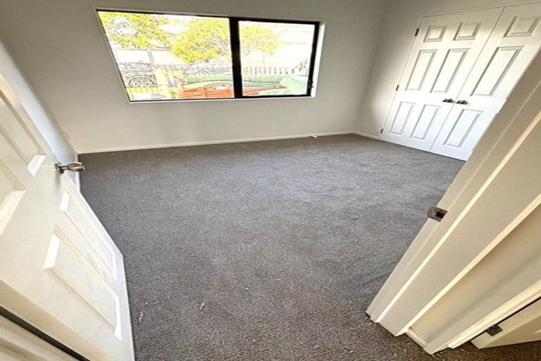 Photo of property in 14 Arrowsmith Drive, Clover Park, Auckland, 2019