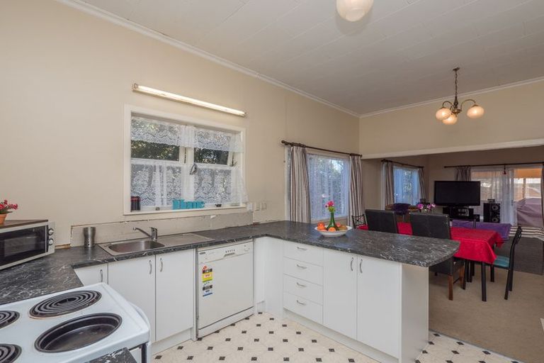Photo of property in 79 Puriri Street, Hawera, 4610