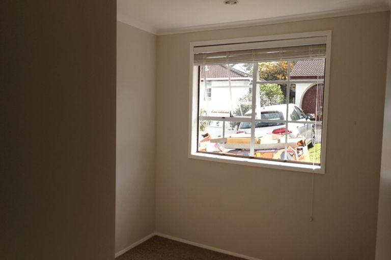 Photo of property in 9/26a Sunnynook Road, Sunnynook, Auckland, 0620