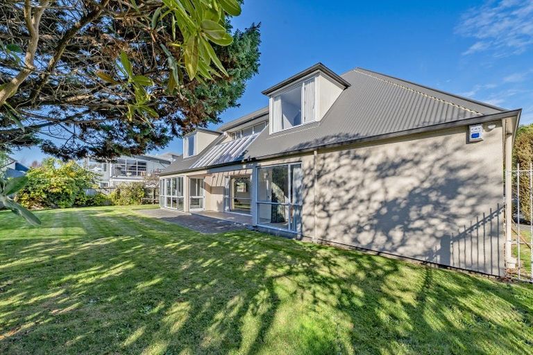 Photo of property in 12 Eversleigh Street, St Albans, Christchurch, 8014