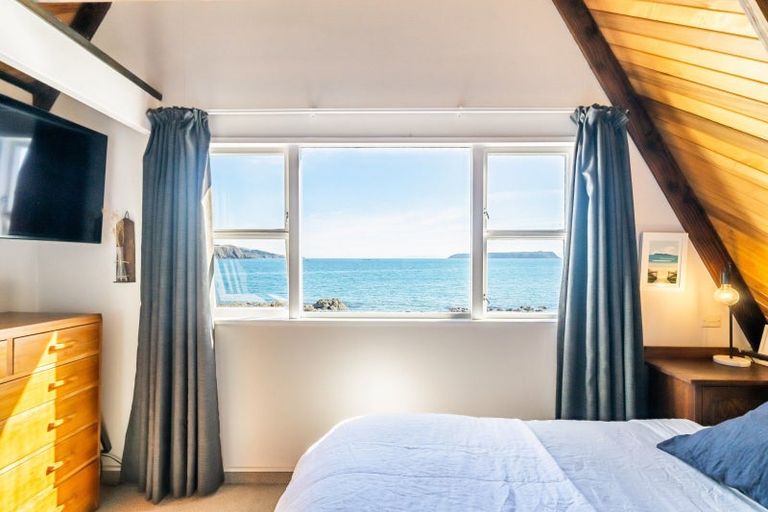 Photo of property in 31 Moana Road, Plimmerton, Porirua, 5026