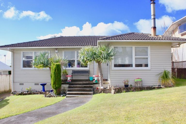 Photo of property in 34 Sunvue Road, Glen Eden, Auckland, 0602