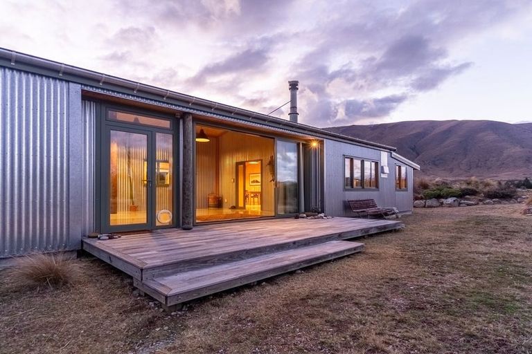 Photo of property in 320 Manuka Terrace, Ben Ohau, Twizel, 7999