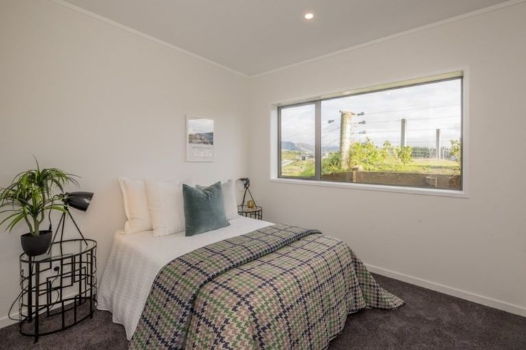 Photo of property in 3 Lamont Place, Waikanae, 5036