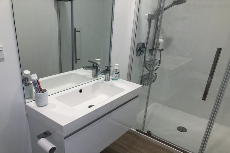 Photo of property in 17 Highlands Close, Queenstown, 9300