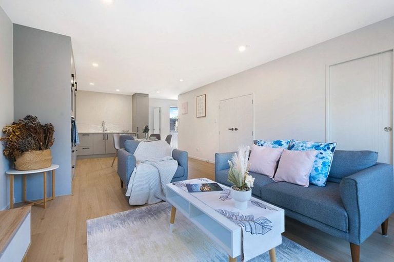 Photo of property in 7/17 Rewarewa Road, Te Atatu Peninsula, Auckland, 0610