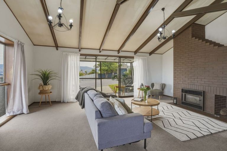 Photo of property in 122 Larnach Road, Vauxhall, Dunedin, 9013