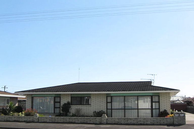 Photo of property in 34 Tukapa Street, Westown, New Plymouth, 4310