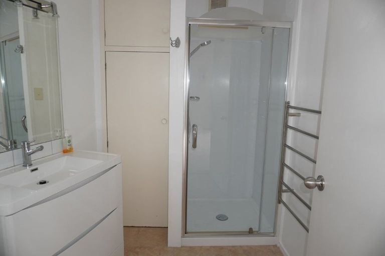 Photo of property in 11 Munstead Place, Hillcrest, Auckland, 0627