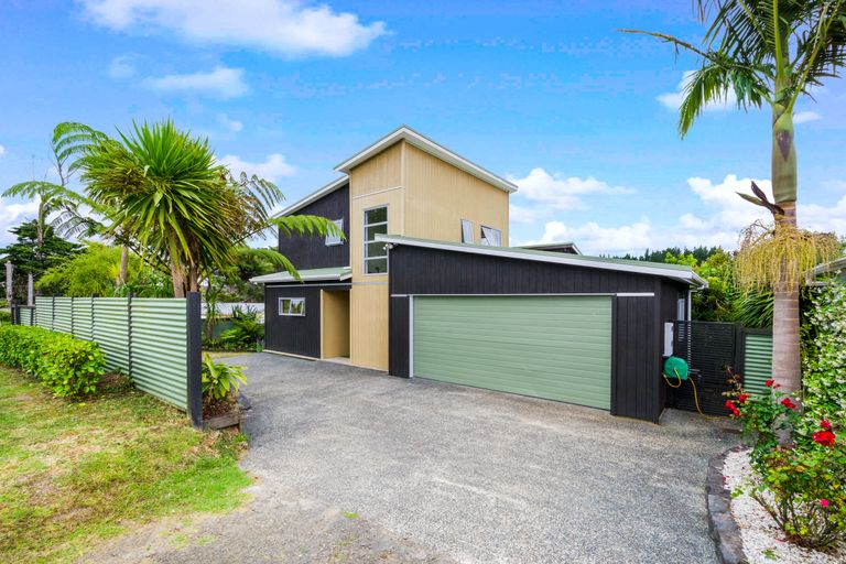 Photo of property in 43 Mcentee Road, Waitakere, Auckland, 0816