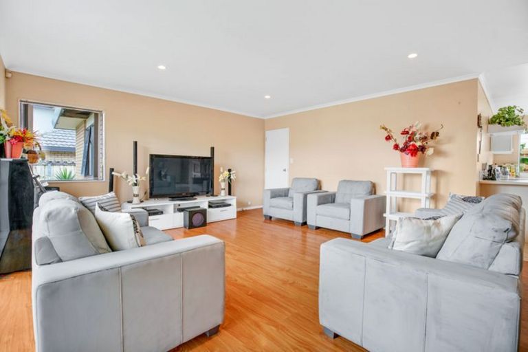 Photo of property in 17 Glenpark Place, Favona, Auckland, 2024