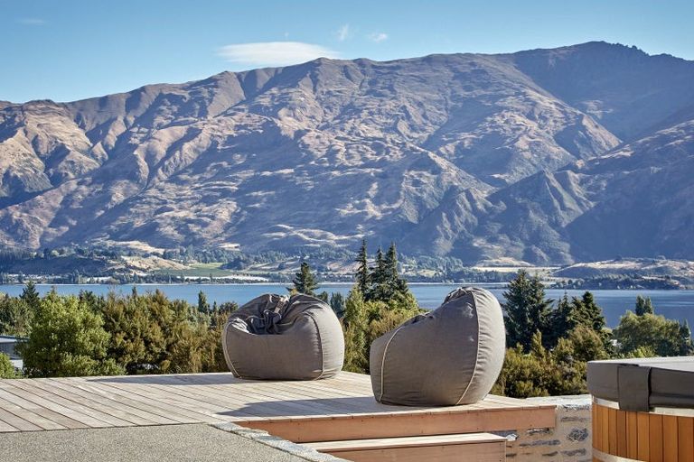 Photo of property in 12 Minaret Ridge, Wanaka, 9305