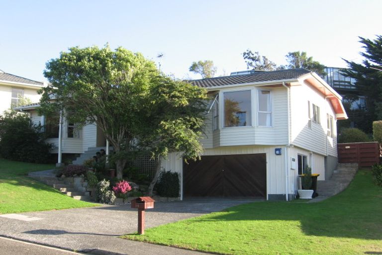 Photo of property in 14 Caesars Place, Churton Park, Wellington, 6037