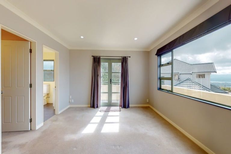 Photo of property in 8 Waterhouse Drive, Brooklyn, Wellington, 6021