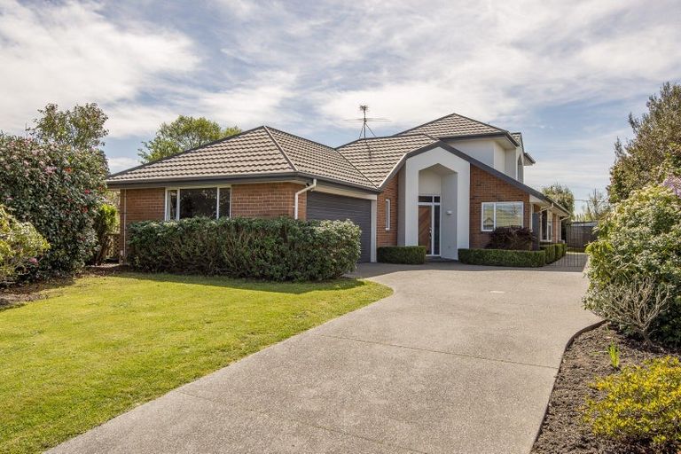 Photo of property in 19 Innisfree Place, Northwood, Christchurch, 8051