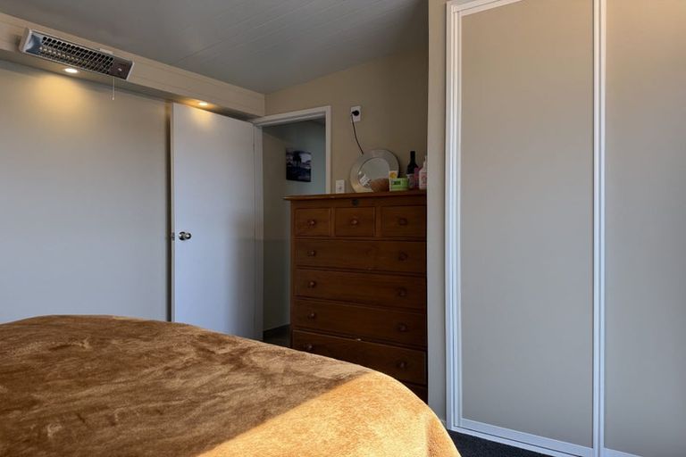 Photo of property in 182 Shaw Avenue, New Brighton, Christchurch, 8083