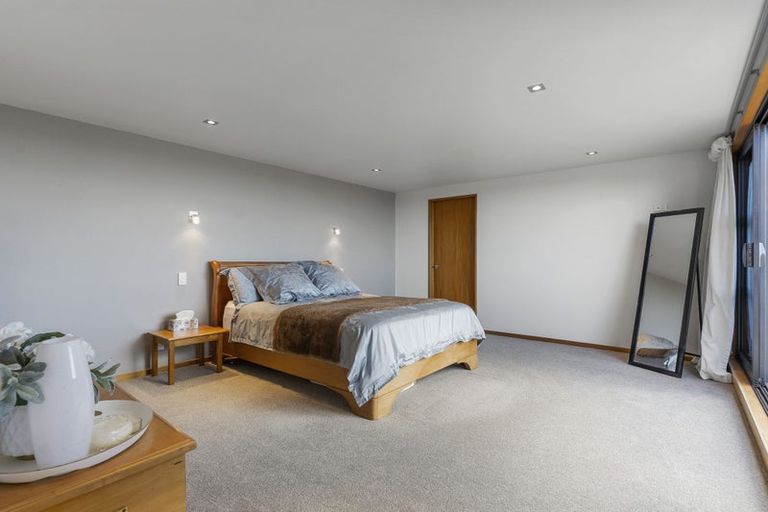 Photo of property in 16 Bellbird Rise, Murrays Bay, Auckland, 0630