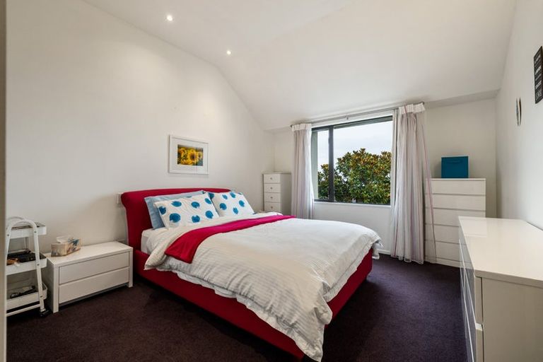 Photo of property in 60 Glenstrae Road, Redcliffs, Christchurch, 8081