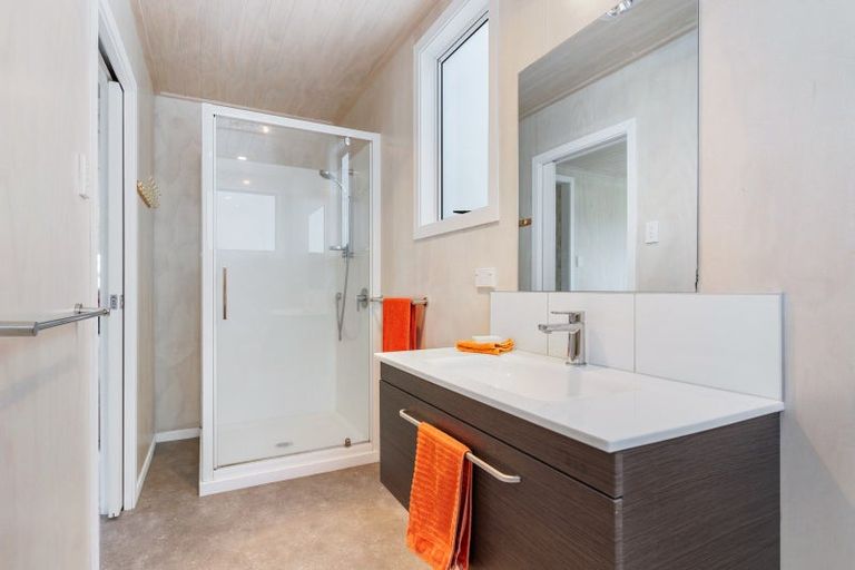 Photo of property in 207 Kiwi Road, Whangamata, 3620