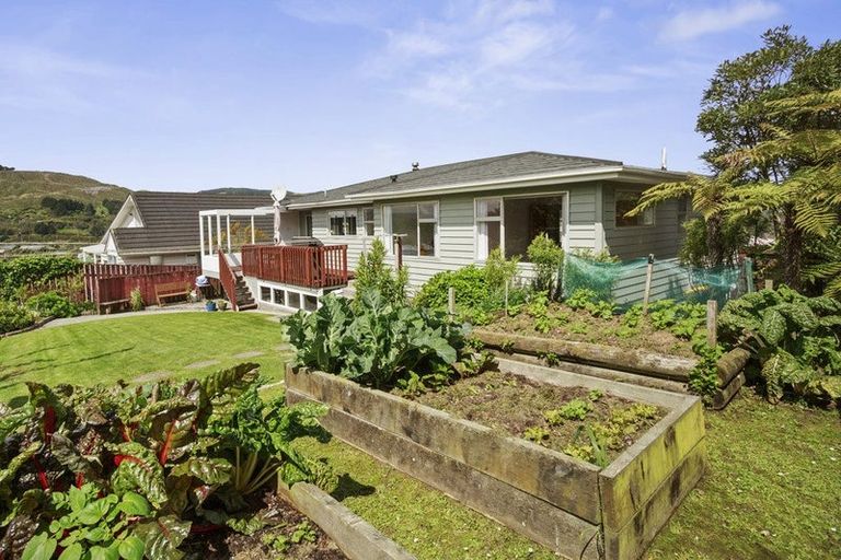 Photo of property in 30 Turriff Crescent, Tawa, Wellington, 5028