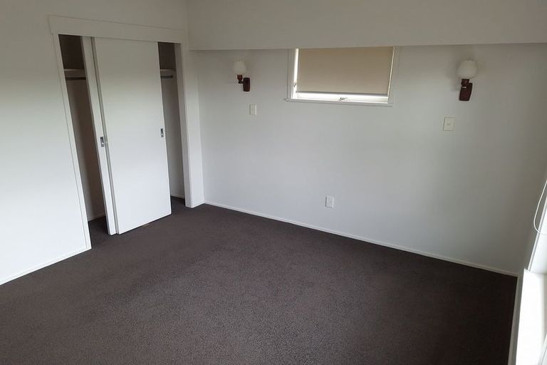 Photo of property in 2 Anne Road, Hillcrest, Auckland, 0627