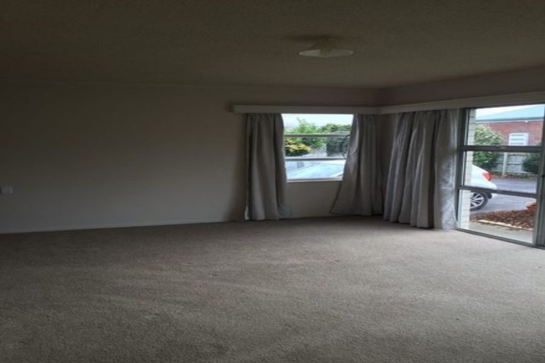 Photo of property in 2/66 Great South Road, Papakura, 2110