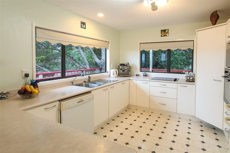 Photo of property in 98 Te Haumi Drive, Paihia, 0200
