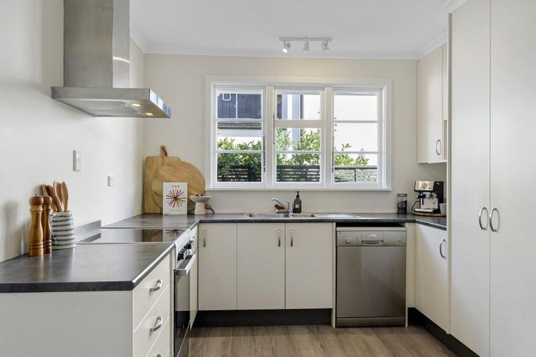 Photo of property in 1 Chepstow Avenue, Fendalton, Christchurch, 8052