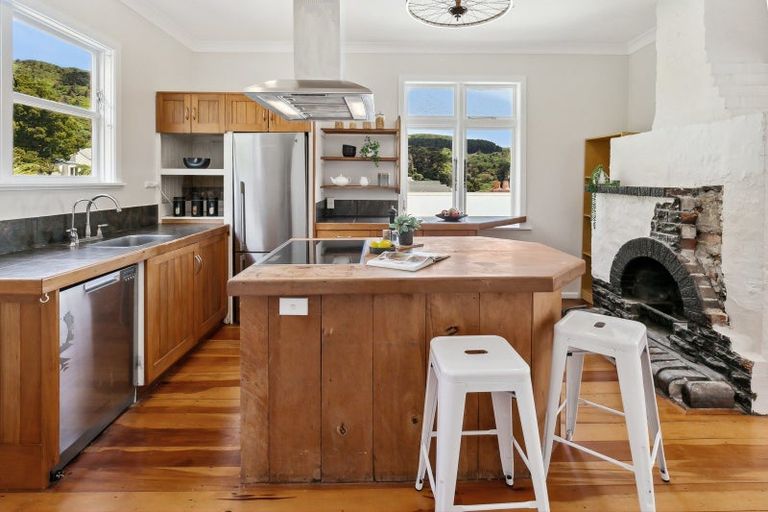 Photo of property in 61 Standen Street, Karori, Wellington, 6012