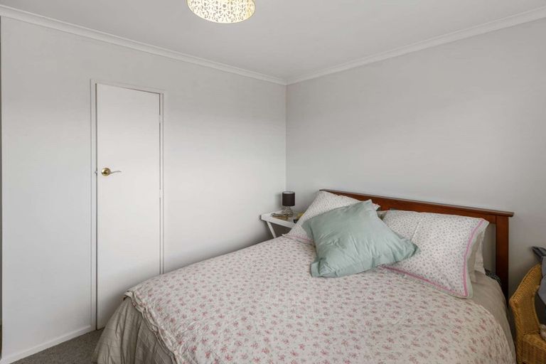 Photo of property in 2/6 Hood Place, Spotswood, New Plymouth, 4310