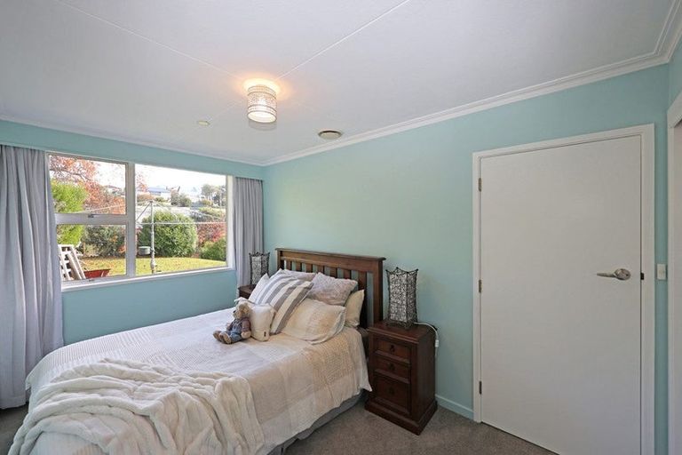 Photo of property in 16 Ure Street, South Hill, Oamaru, 9400