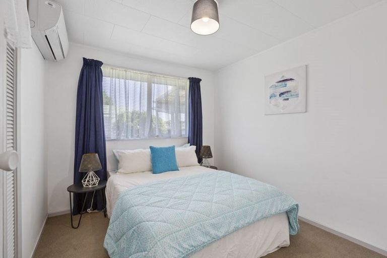 Photo of property in 15 Pine Street, New Lynn, Auckland, 0600