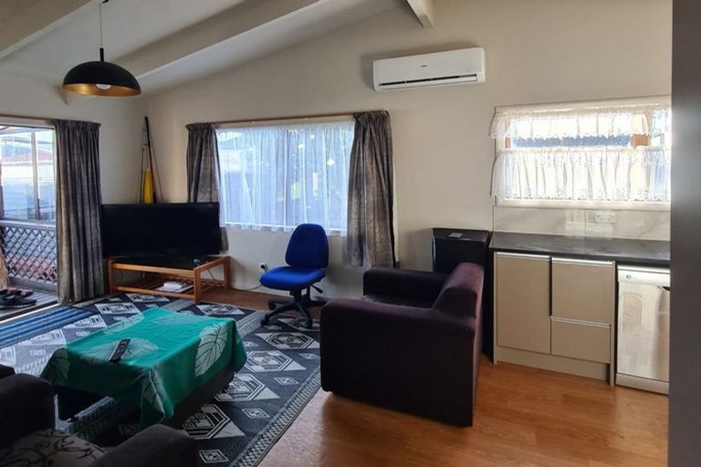 Photo of property in 13 Duggan Avenue, Mangere, Auckland, 2022