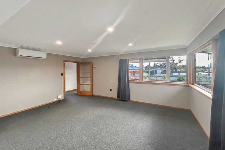 Photo of property in 122 Park Street, Winton, 9720