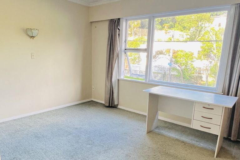 Photo of property in 50 Randwick Road, Northland, Wellington, 6012