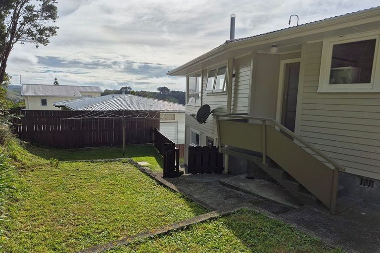 Photo of property in 92 Beazley Avenue, Paparangi, Wellington, 6037