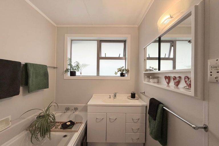 Photo of property in 161 Orangi Kaupapa Road, Northland, Wellington, 6012