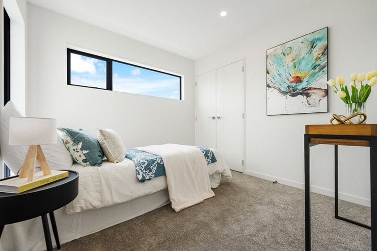 Photo of property in 35 Observation Green, Hobsonville, Auckland, 0616