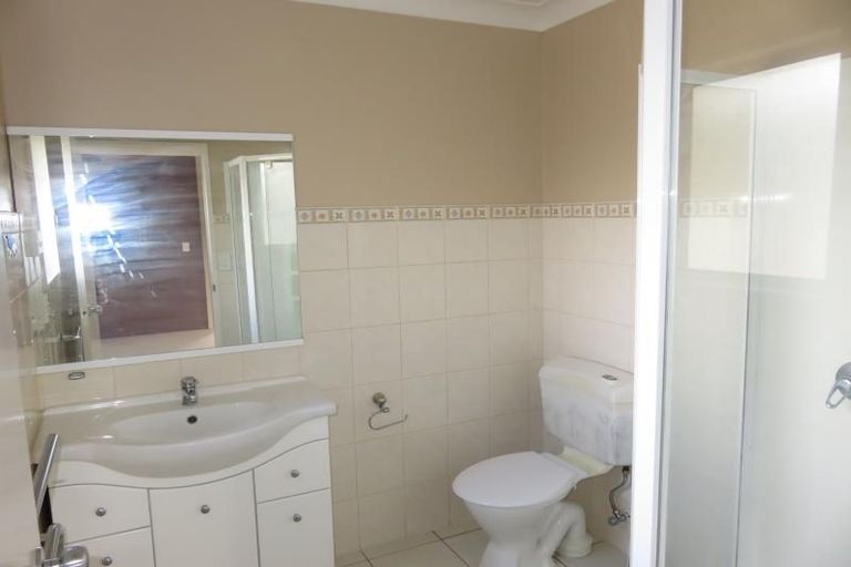 Photo of property in 10 Chippenham Grove, Churton Park, Wellington, 6037